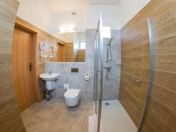 Фото номера Трехместный номер Отель Hotel *** NAT Krynica Zdrój г. Крыница-Здруй 14