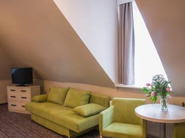 Фото номера Трехместный номер Отель Hotel *** NAT Krynica Zdrój г. Крыница-Здруй 16