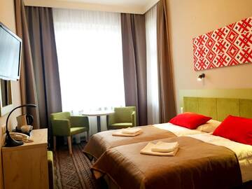 Фото номера Двухместный номер с 2 отдельными кроватями Отель Hotel *** NAT Krynica Zdrój г. Крыница-Здруй 2