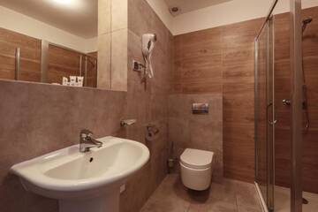 Фото номера Трехместный номер-студио Отель Hotel *** NAT Krynica Zdrój г. Крыница-Здруй 4