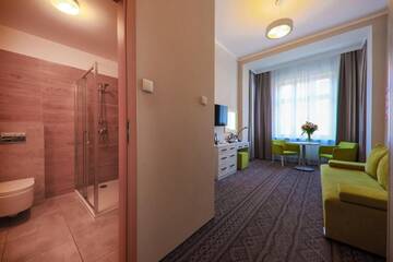 Фото номера Трехместный номер-студио Отель Hotel *** NAT Krynica Zdrój г. Крыница-Здруй 8